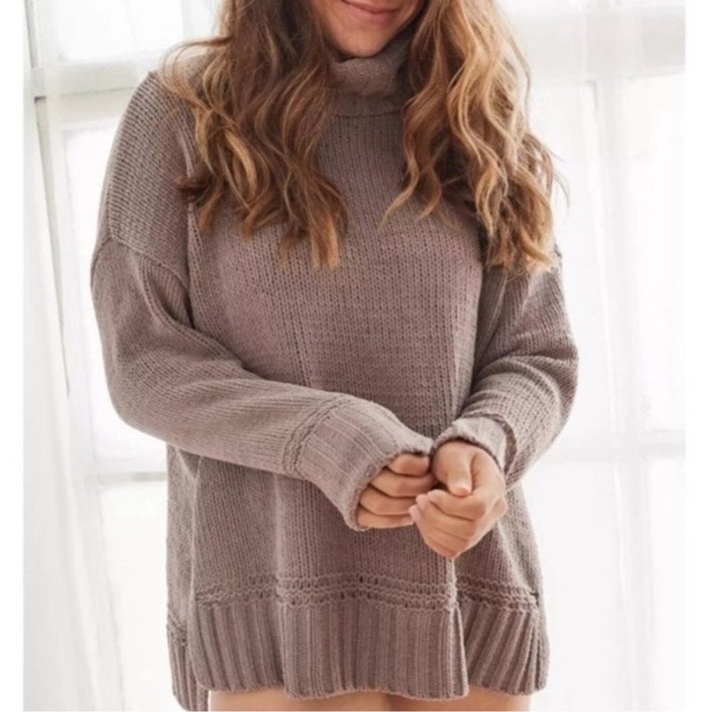 Aerie Chenille Turtleneck Sweater Womens Size XS Brown Side Slit Boxy Relaxed